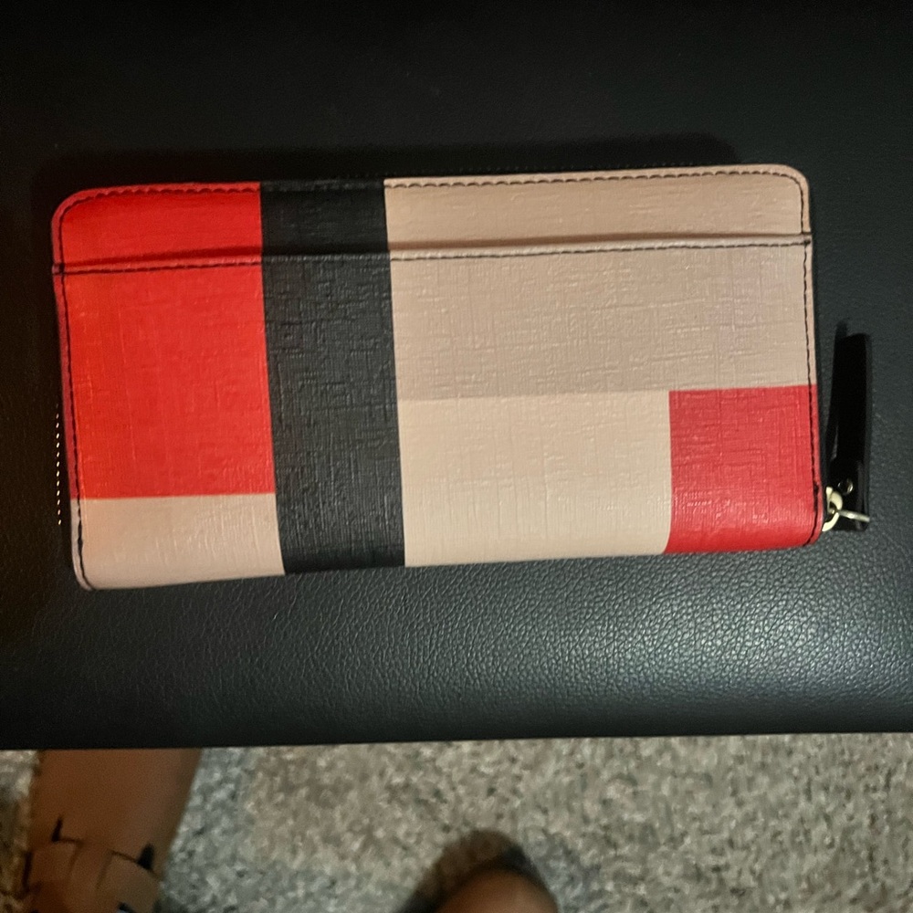 Kate Spade Wallet - Picture 2 of 2